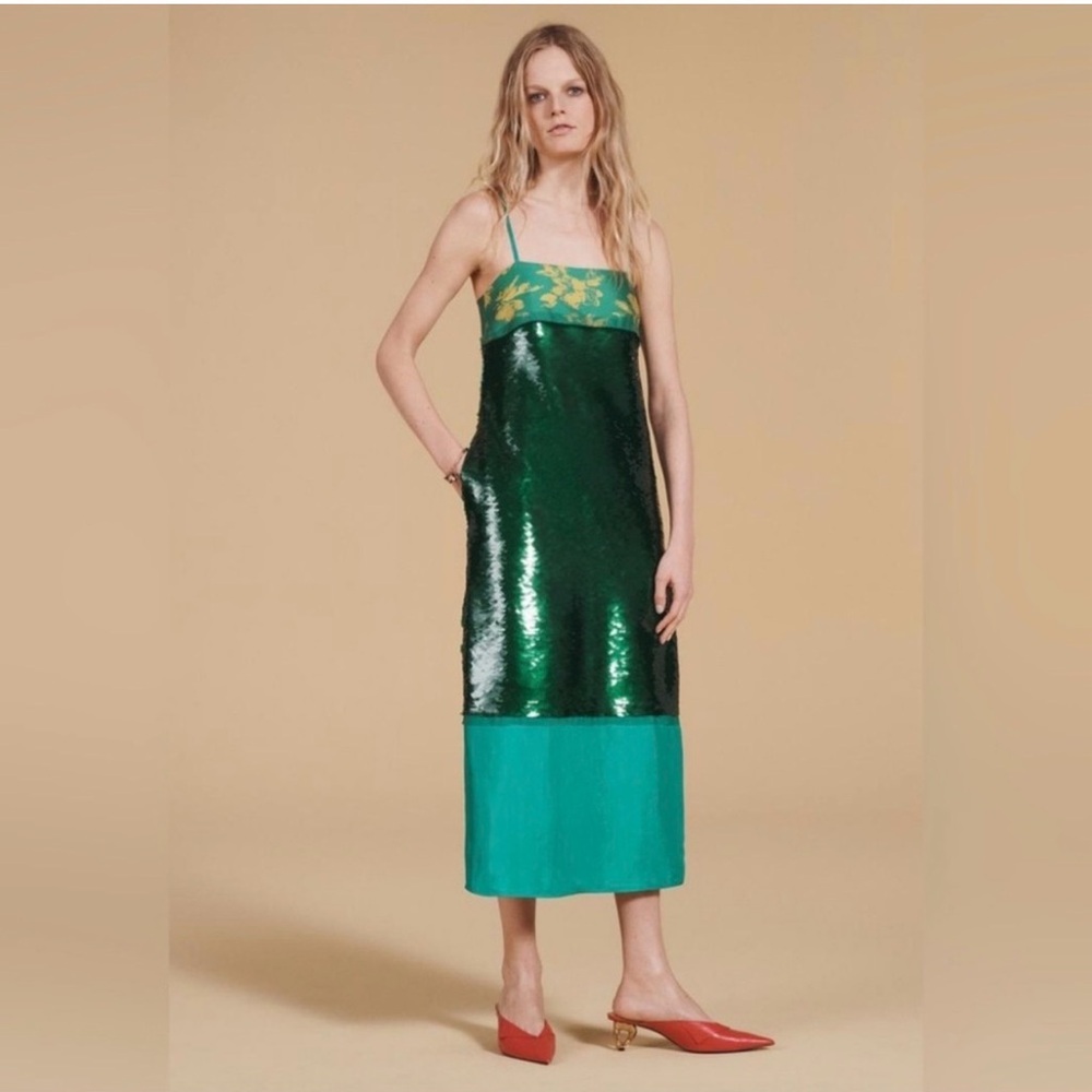 ZARA GREEN PRINTED MIXED SEQUIN DRESS
LIMITED EDITION